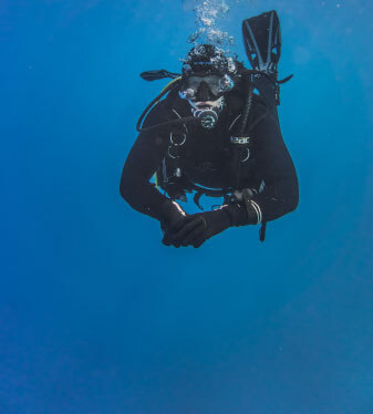 people scuba diving bone island divers 4